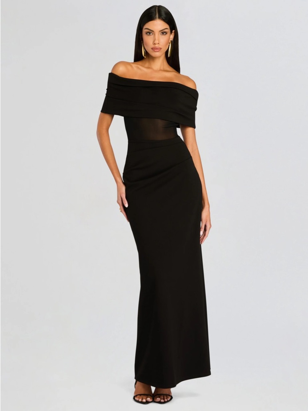 Ser.oy.a Isabel Gown in Black